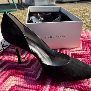 Beautiful Anne Klein Pumps